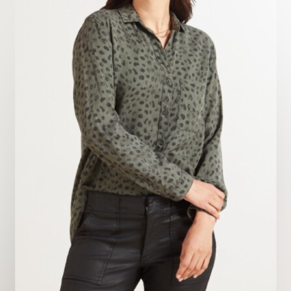 Evereve button up blouse